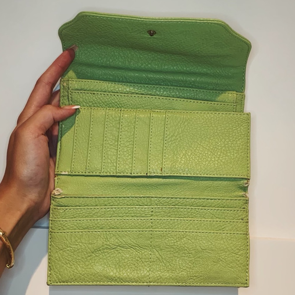 Guess Green Leather Wallet - Picture 3 of 3